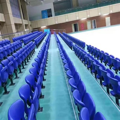 Sedile da stadio con schienale alto